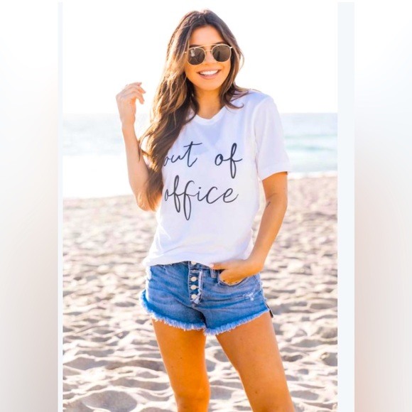 NWT! Pink lily bella canvas out of office tee shirt - white in size medium - Picture 1 of 1